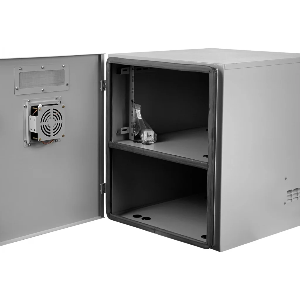 ALGCOM 6U 640x590mm IP54 Rack Exterior Poste Galvanizado p/Baterias