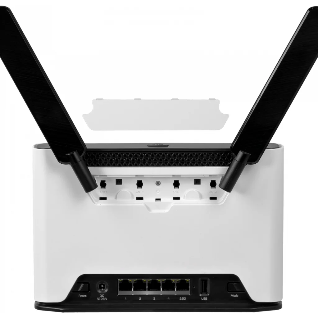 Imagen 1 de MIKROTIK 5G CAT7 WiFi6 2x2 1-2500 4-1000 Sim USB L4 2,4/5GHz inc24V