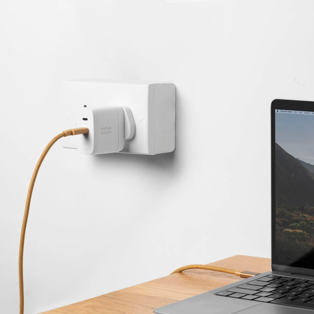 Imagen 3 de Cargador Doble Native Union, 67W PD 2*USB-C Color blanco