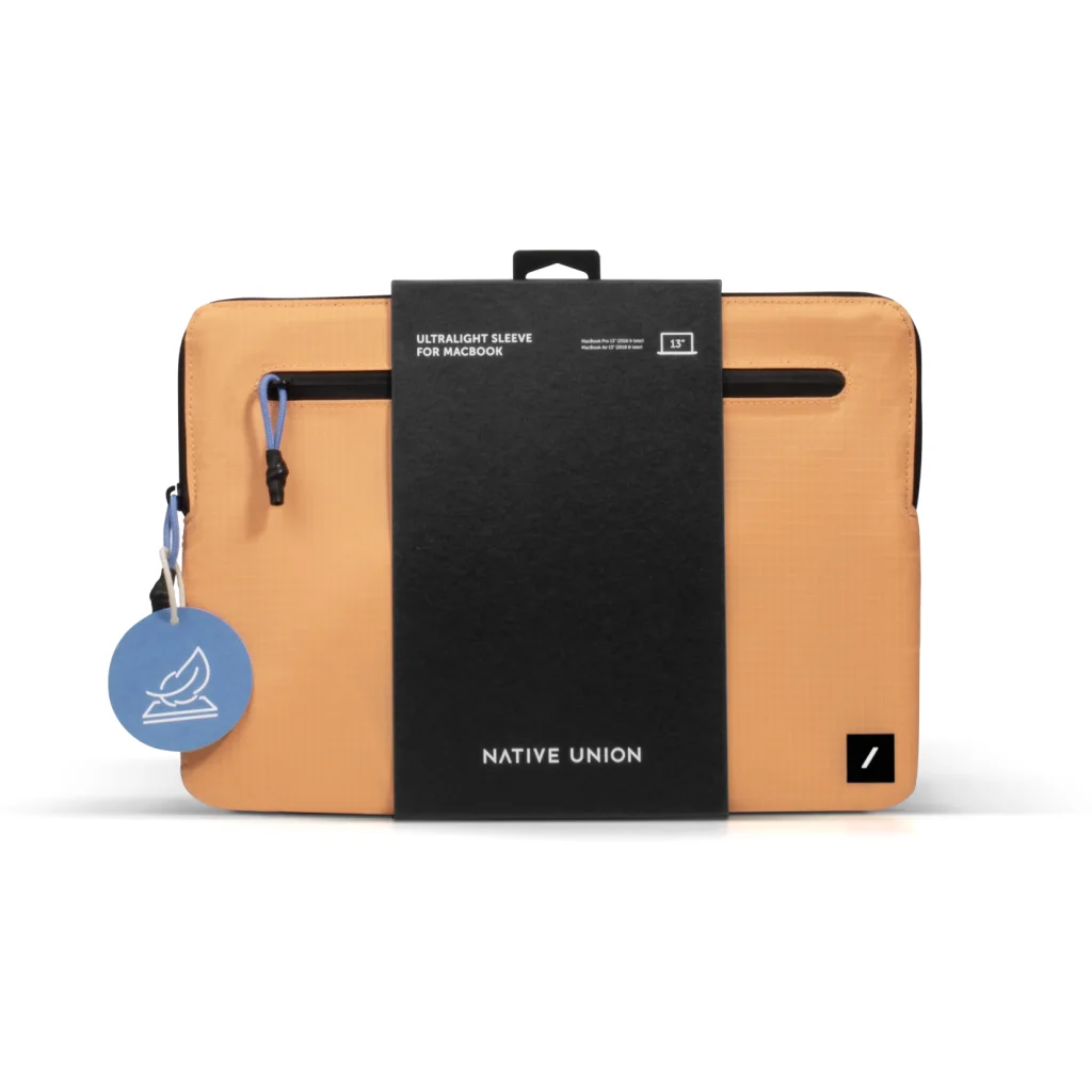 Imagen 2 de Funda Ultralight para Macbook 13" Native Union Apricot