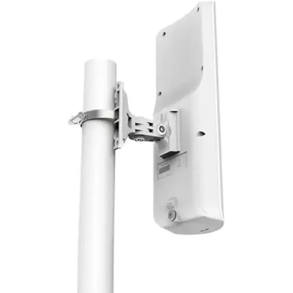 Imagen 1 de MIKROTIK mANT 15s 5GHz 120 degree 15dBi Dual Polarization Sector Antenna, 2xRP-SMA connectors