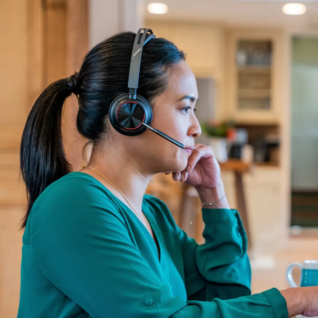 Imagen 4 de Audífonos Inalámbricos HP Poly Voyager Focus 2 MS Teams Certified + Adap USB-C/A