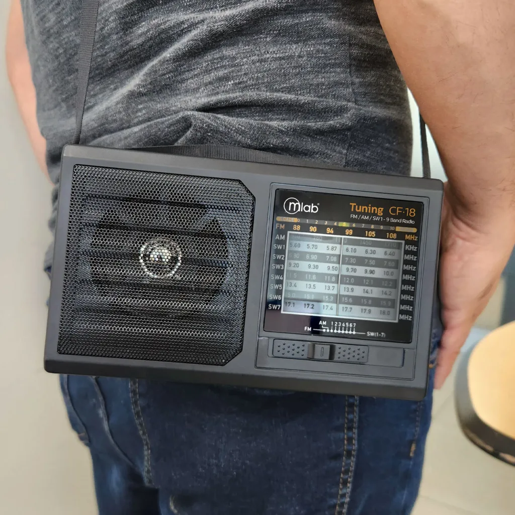 Imagen 2 de MLAB RADIO RETRO MULTIBANDA TUNING RECARGABLE CF-18