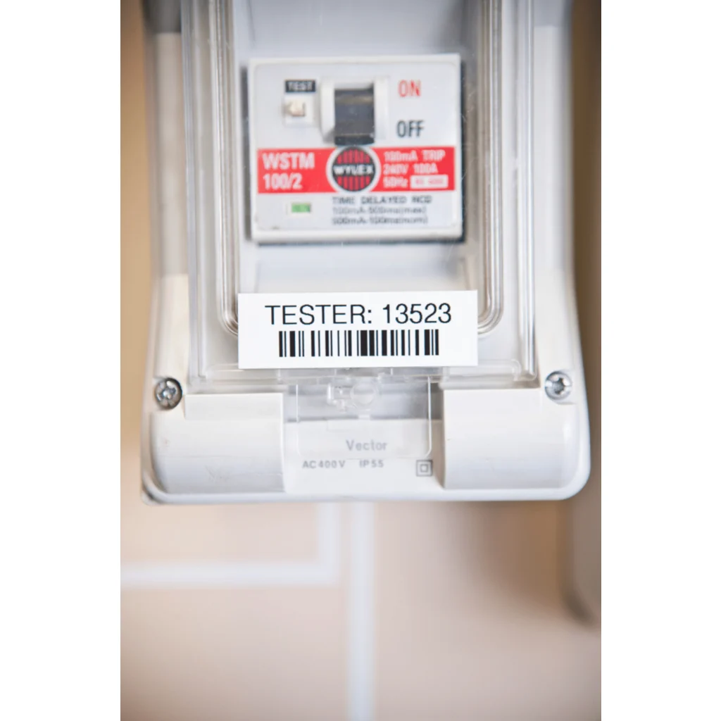 Imagen 2 de Etiquetas P-Touch de Brother TZE-241 TZE241 Negro Sobre Blanco 18mm*8m
