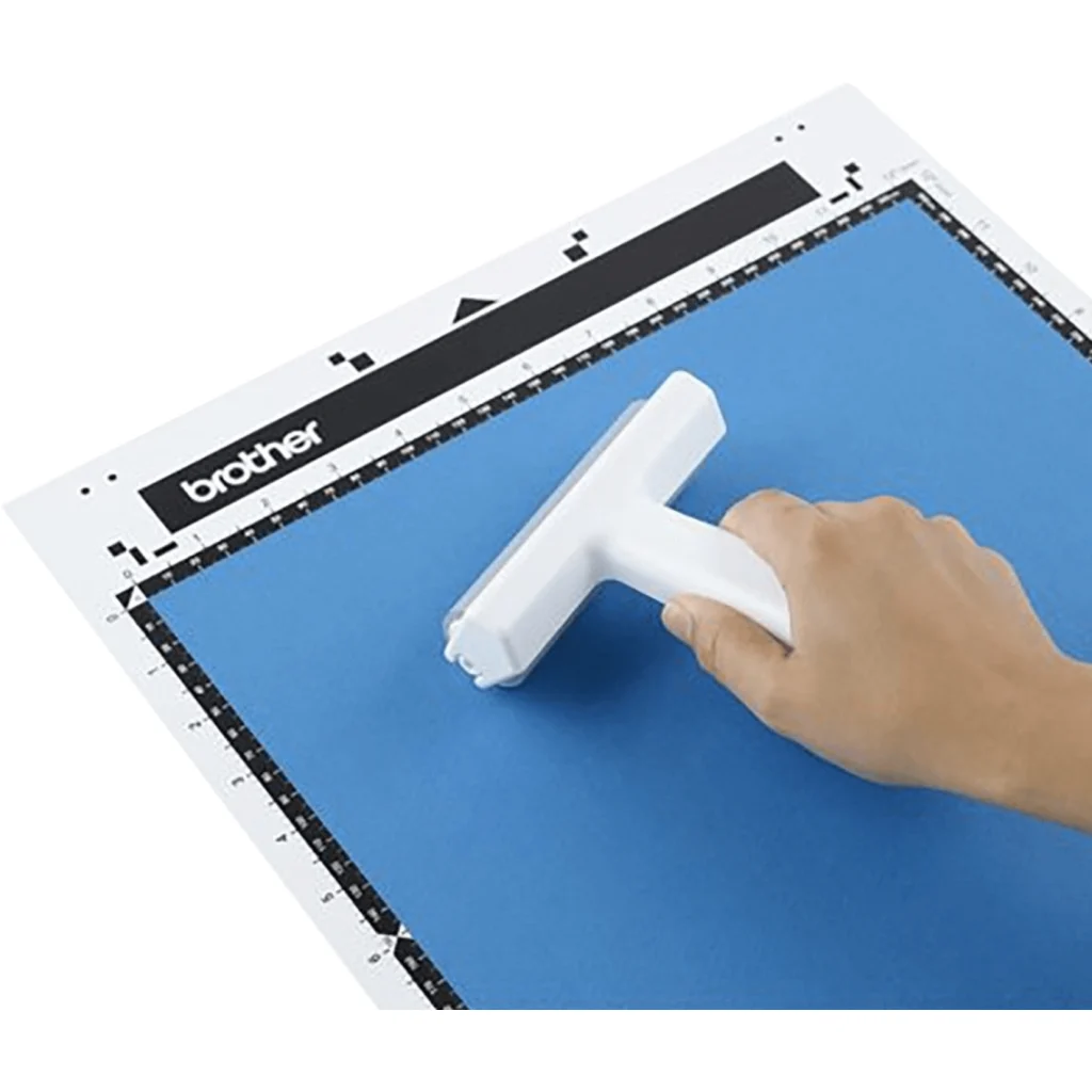 Imagen 2 de BROTHER Rodillo de Mano 102mm para pegar Mat ScanNcut2 p/Plotter Corte