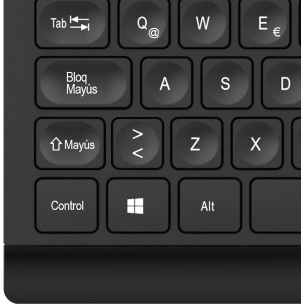 Imagen 1 de Teclado Alámbrico KlipX KKM-252S, Español USB 2.0 Teclas Multimedia Color negro