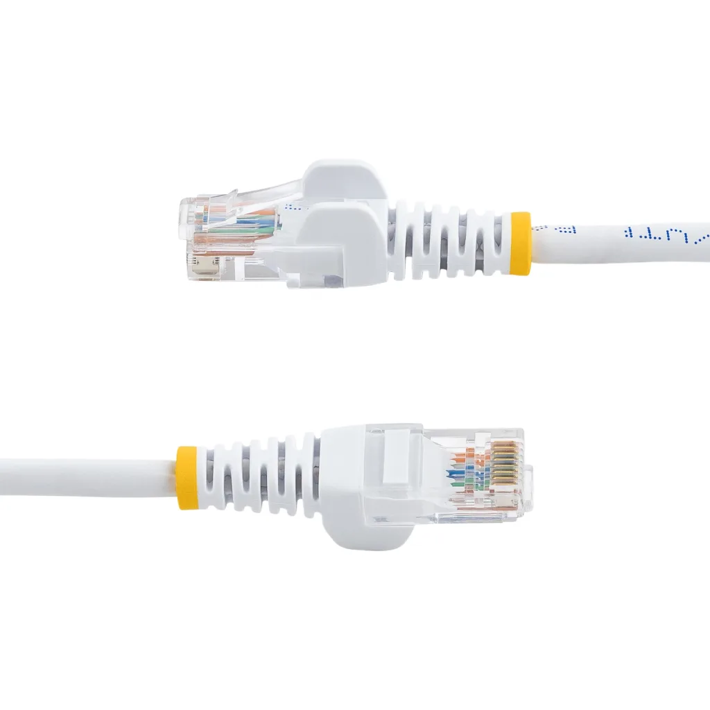 Imagen 2 de Cable de Red StarTech Cat5e Ethernet Sin enganche, 0 5mt Color BLANCO