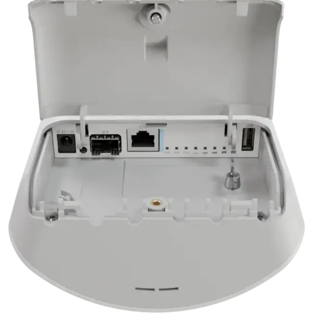 Imagen 2 de mANTBox ax 15s (RouterOS L4), International version (EU)