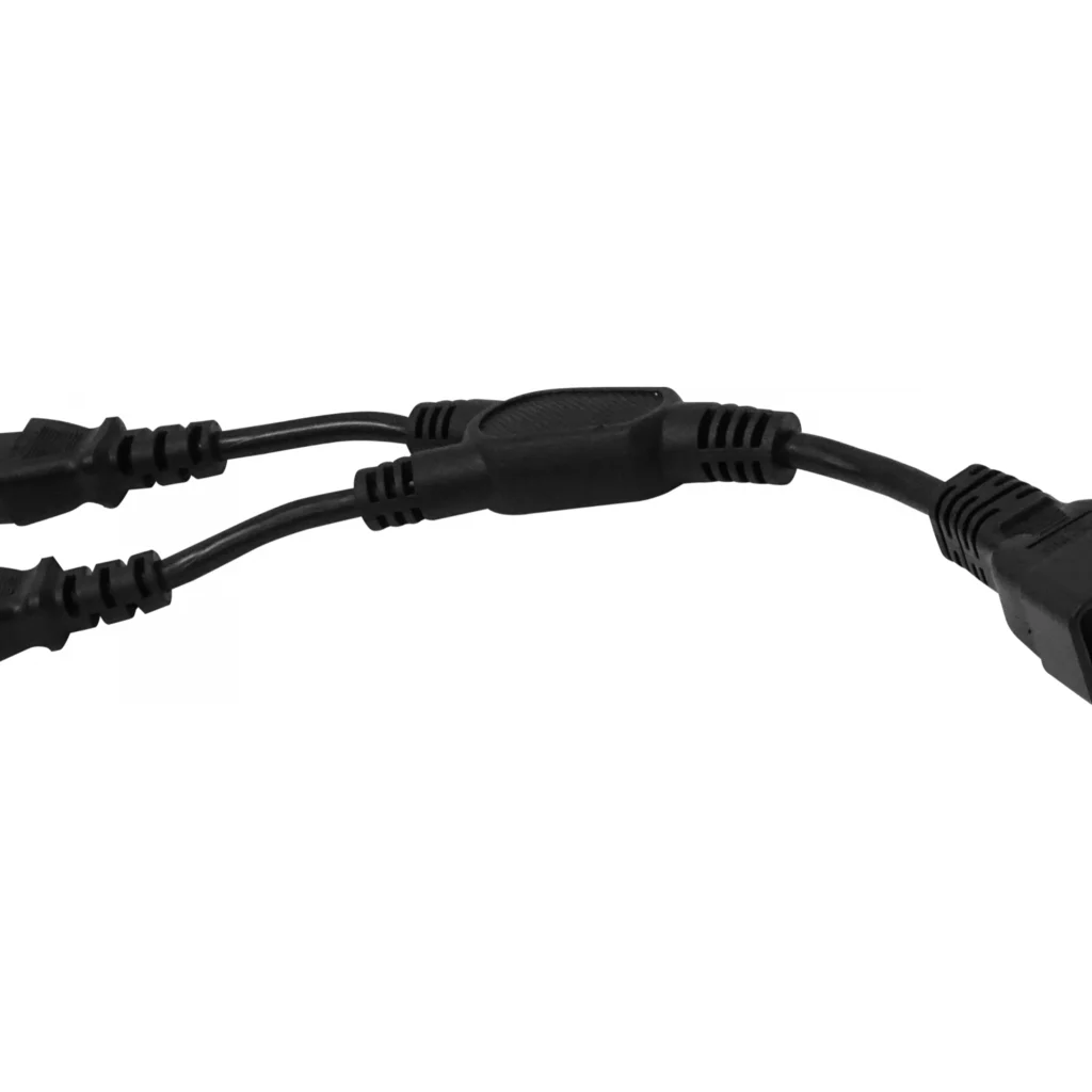 Cable de Poder CDMC2, 2* C13 Hembra 10A, 1* C20 Macho 16A, 8+5cm