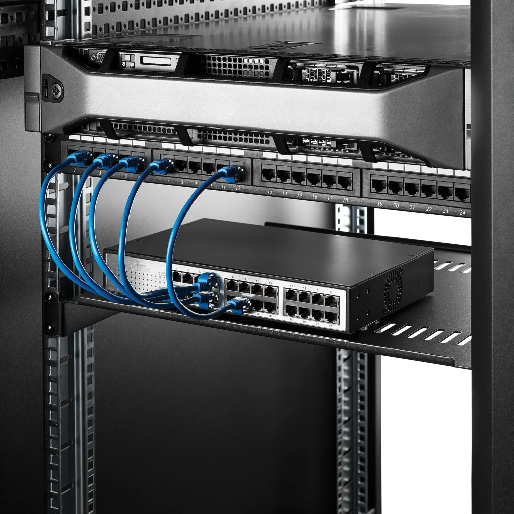Imagen 3 de Vented 1U Rack Shelf - 16in Deep