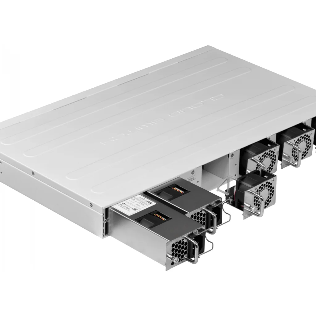 Imagen 3 de MIKROTIK 16-SFP28 2-QSFP28-100G 1-100 L6 2-220VAC req-cables-C13