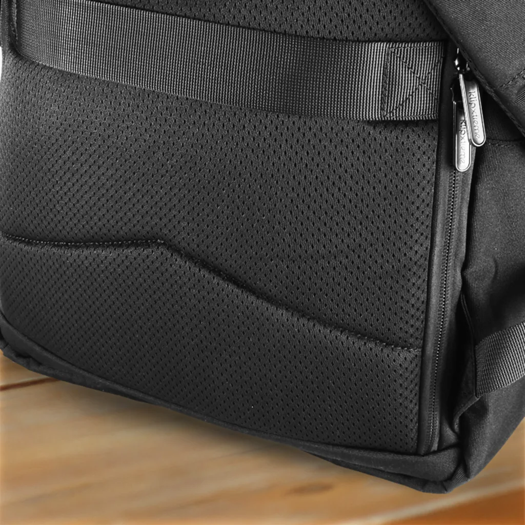 Imagen 8 de Mochila Notebook KlipX KNB-583  Pioneer para laptop 16" 18Kg Color Negro