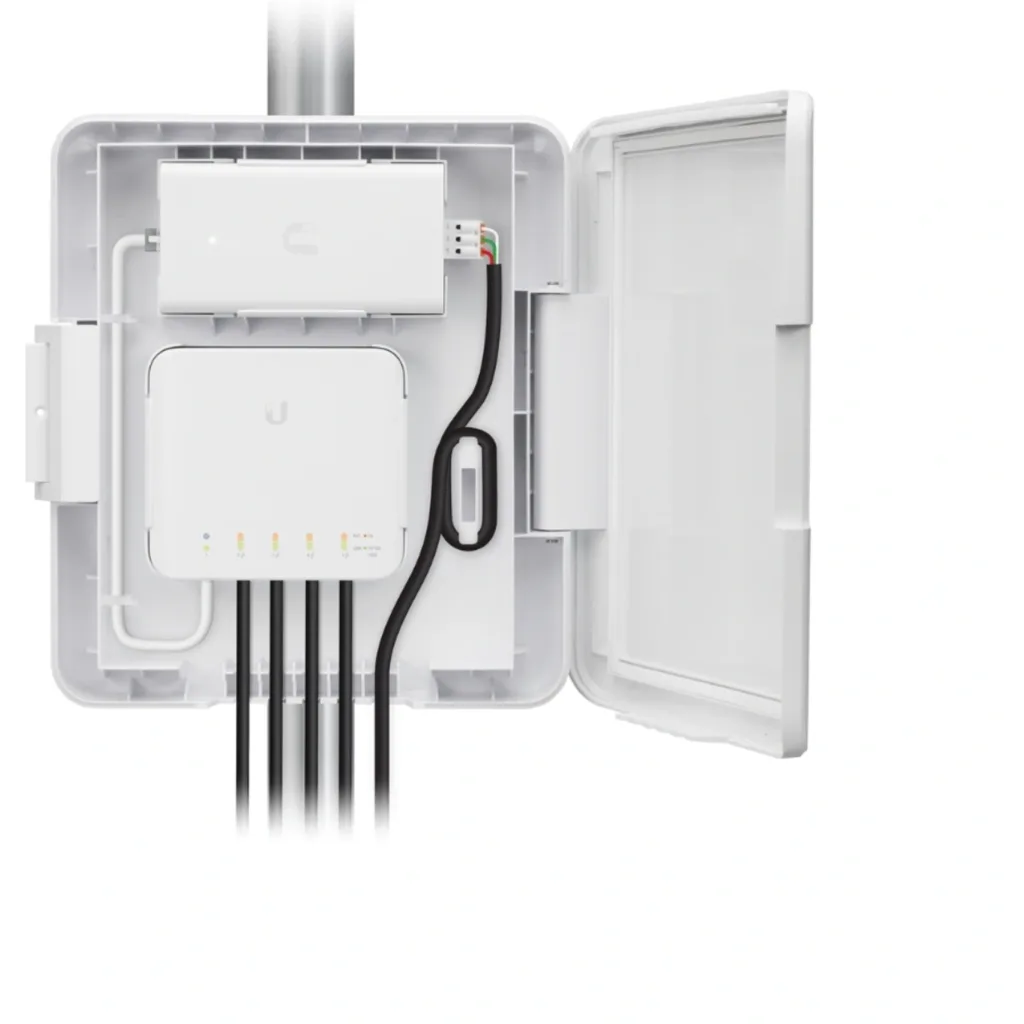 Imagen 7 de UBIQUITI CAJA EXTERIOR INCLUYE POE-54V-60W PARA SWITCH USW-FLEX