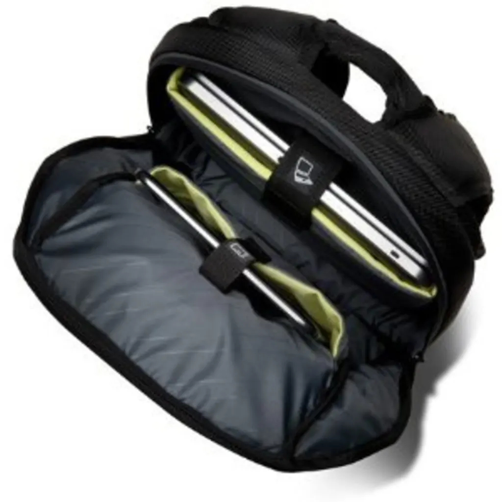 Imagen 1 de Mochila Kensington Triple Trek para Ultrabook Optimized de 14" Color Negro