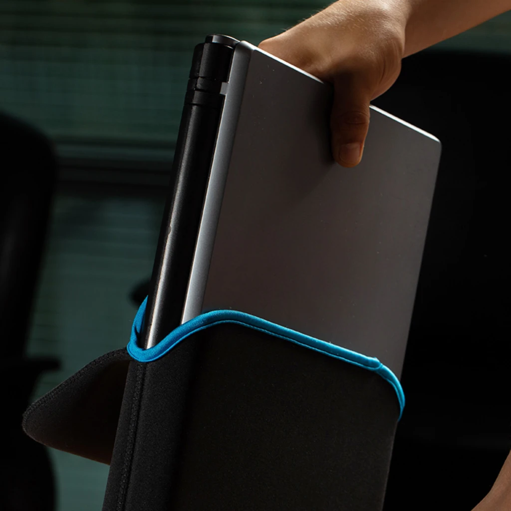 Imagen 5 de Funda KlipX KNS-415BL para Notebook hasta 15,6" reversible negro/azul neopren