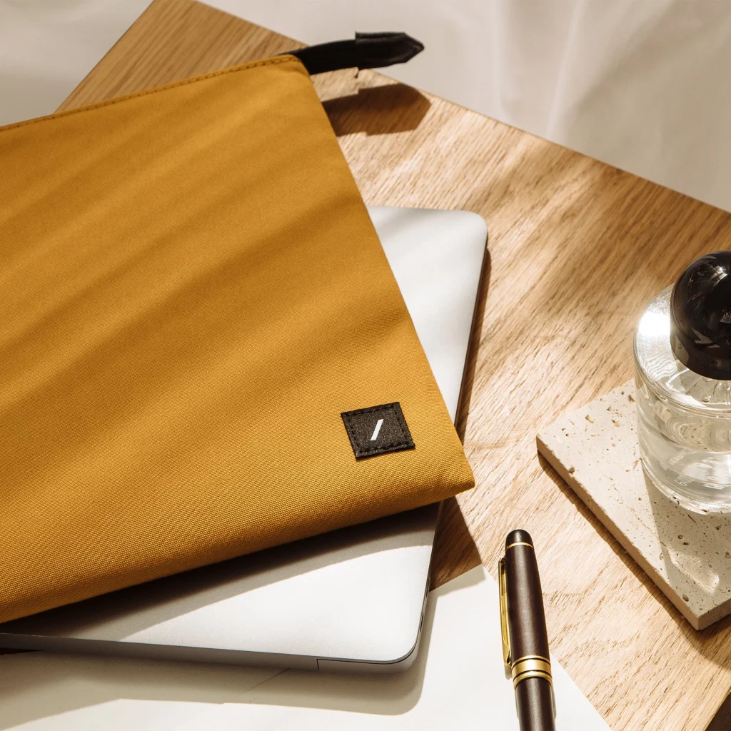 Imagen 1 de Funda Stow Lite para Macbook 13" Native Union Kraft