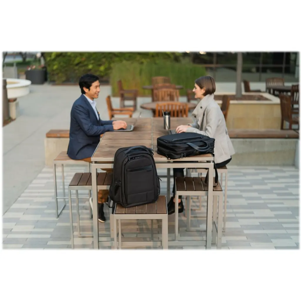 Imagen 16 de Mochila para Notebook Kesington Contour 2.0, 15.6" Poliester Resit al agua Negro