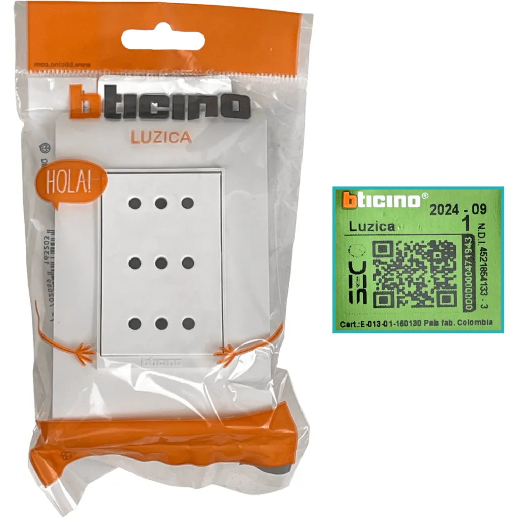Enchufe Triple 10A LUZICA Blanco PU1313