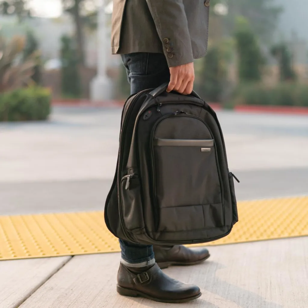 Imagen 1 de Mochila para Notebook Kensington Contour ™ 2.0 Pro, Tamaños de Hasta 17”, Negra 