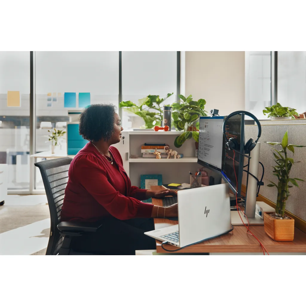 Imagen 2 de Audífonos Alámbricos Poly Blackwire 3320, Microsoft Teams Certf. USB-C/A adapt.