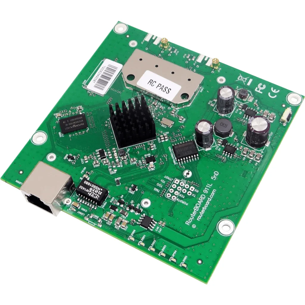 MIKROTIK 5GHZ 2X2 2-MMCX 1-100-POE/8-30V 600MHZ L3 26DBM 105X105MM