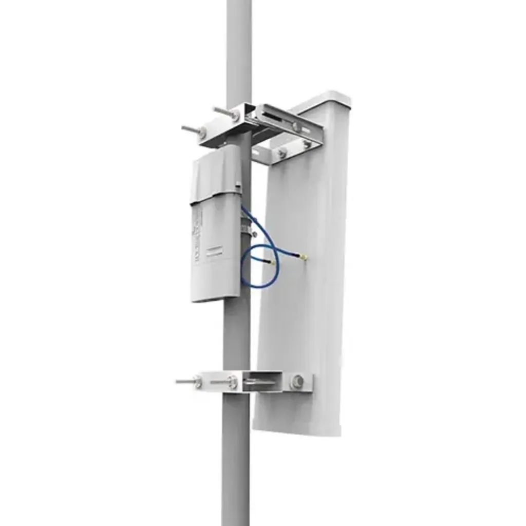 Imagen 1 de MIKROTIK NetBox 5 with RouterOS L4, International version. Not for use within USA and Canada