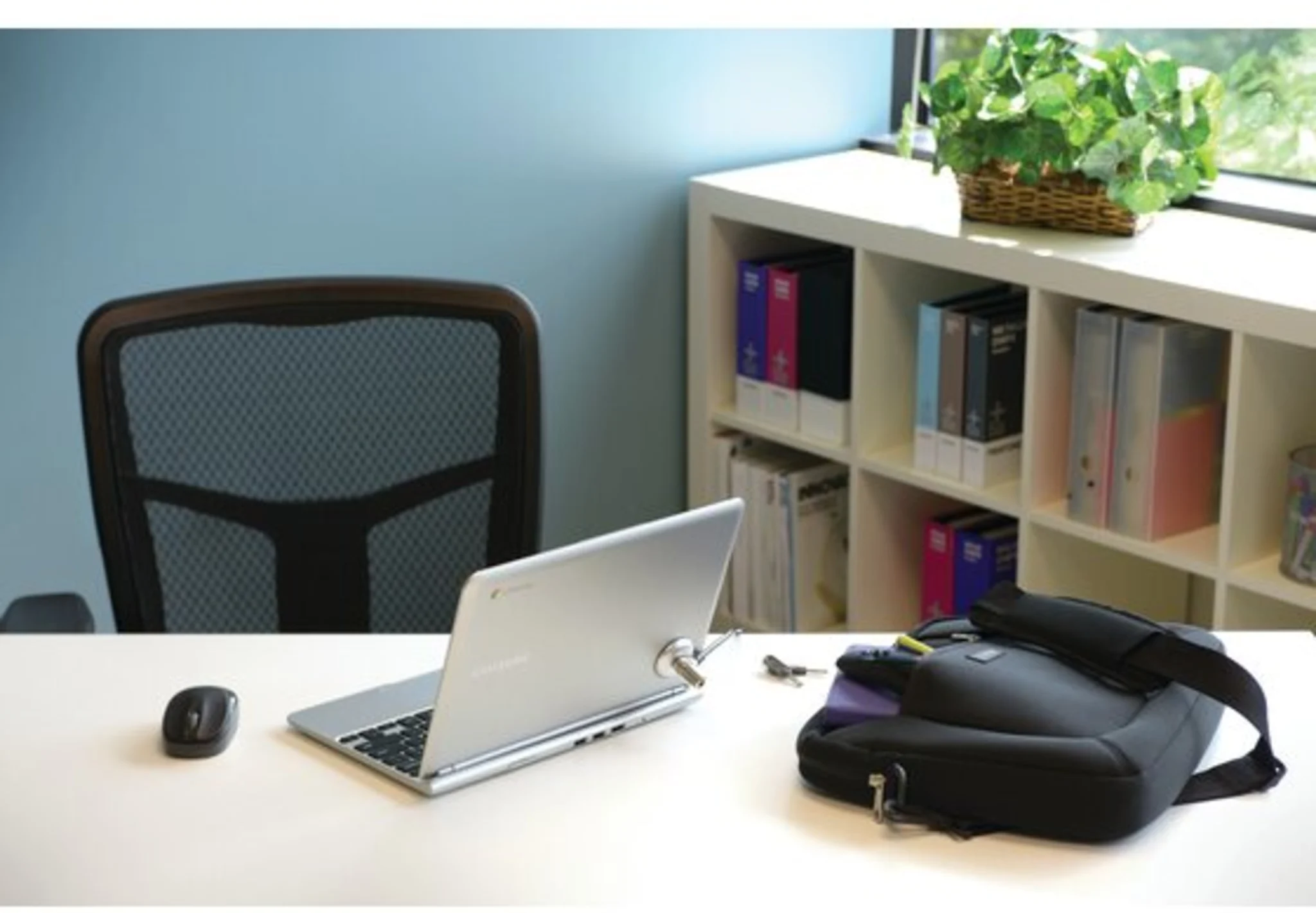 Imagen 1 de Kit Adaptador de Ranura de Seguridad Kensington para Tablet, Notebook, Smarphone