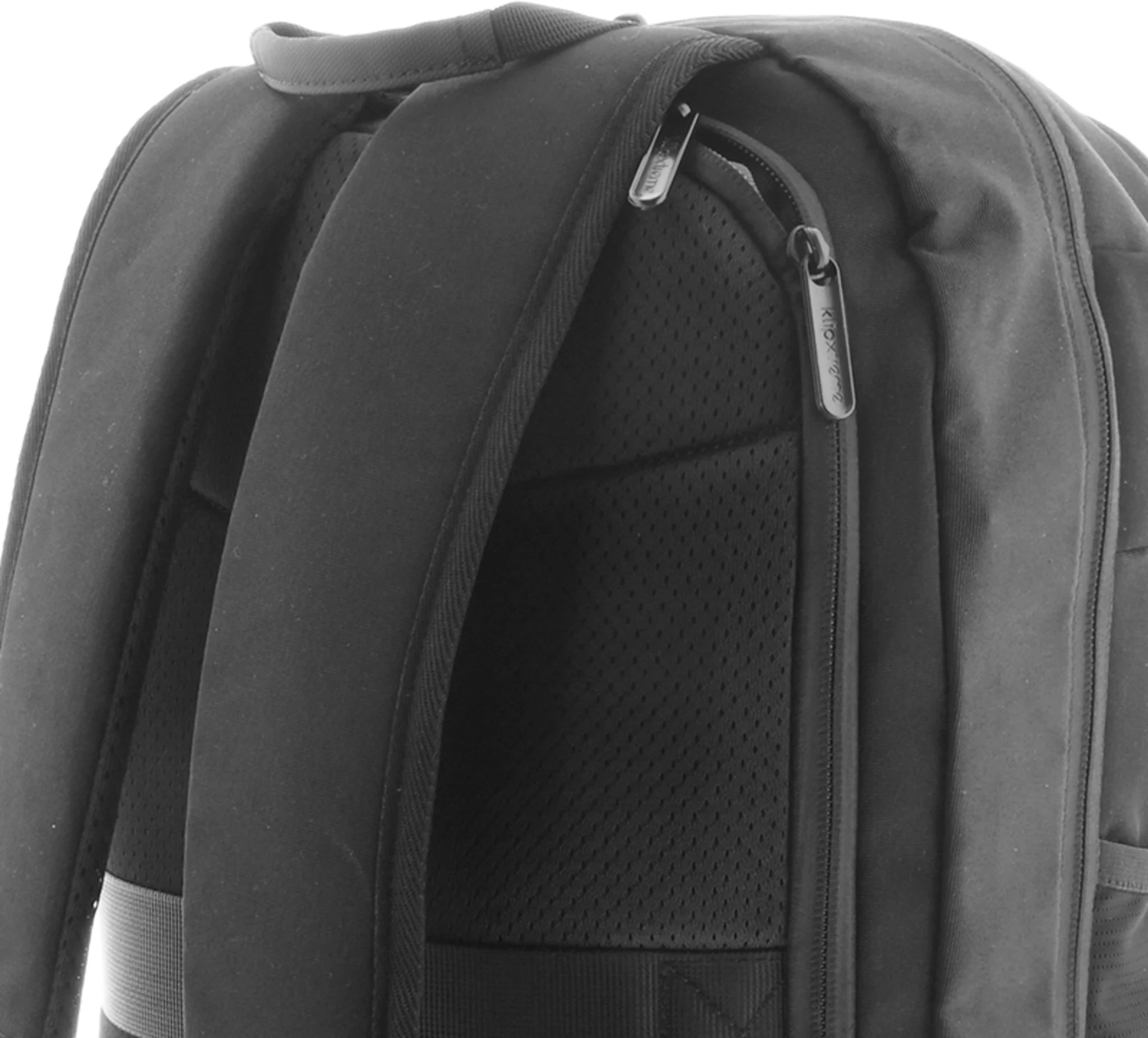 Imagen 1 de Mochila Notebook KlipX KNB-583  Pioneer para laptop 16" 18Kg Color Negro