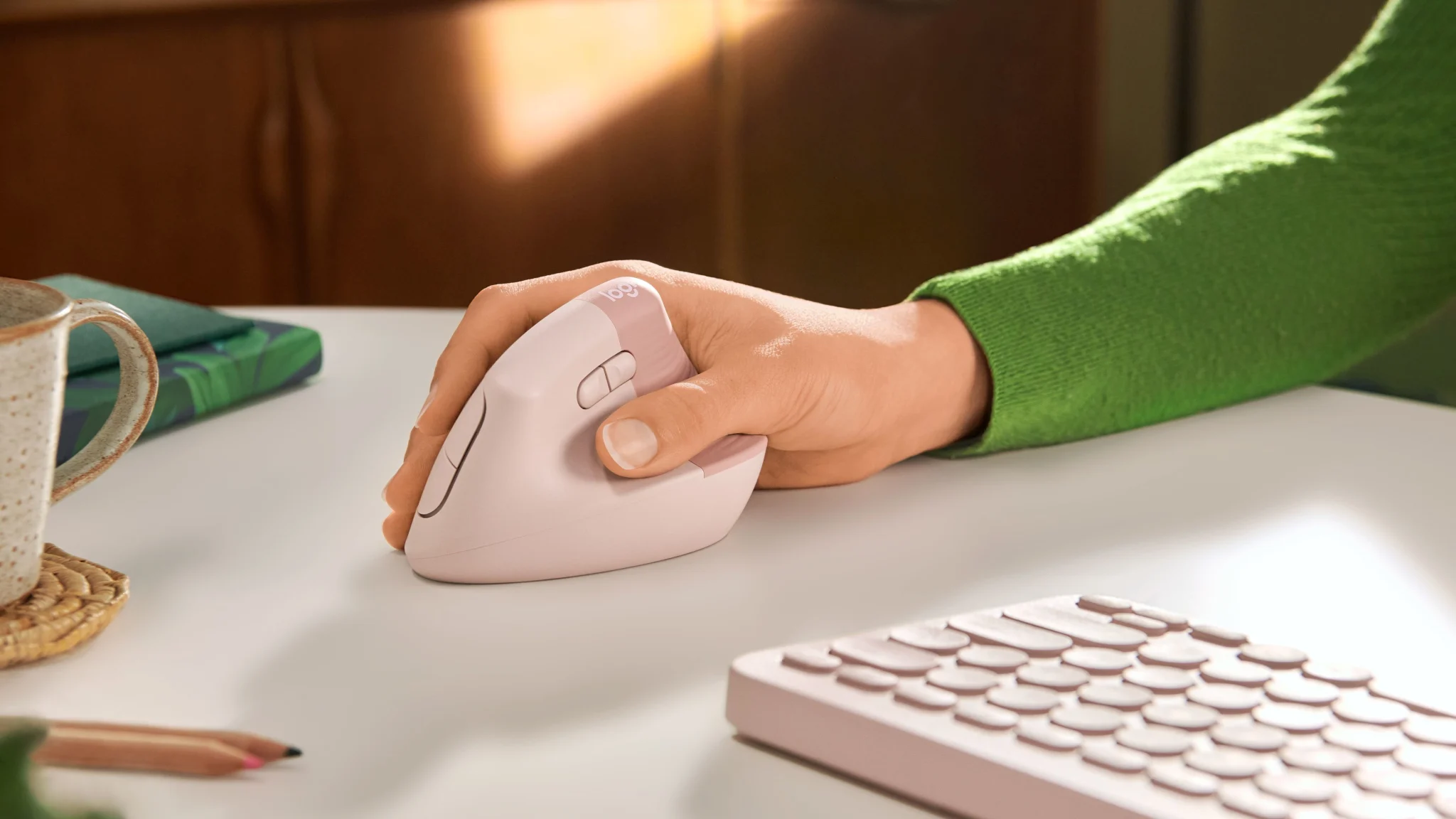 Imagen 6 de Mouse Ergonónico Inalámbrico Logitech Lift Vertical 4000DPI 6 BT Rosado