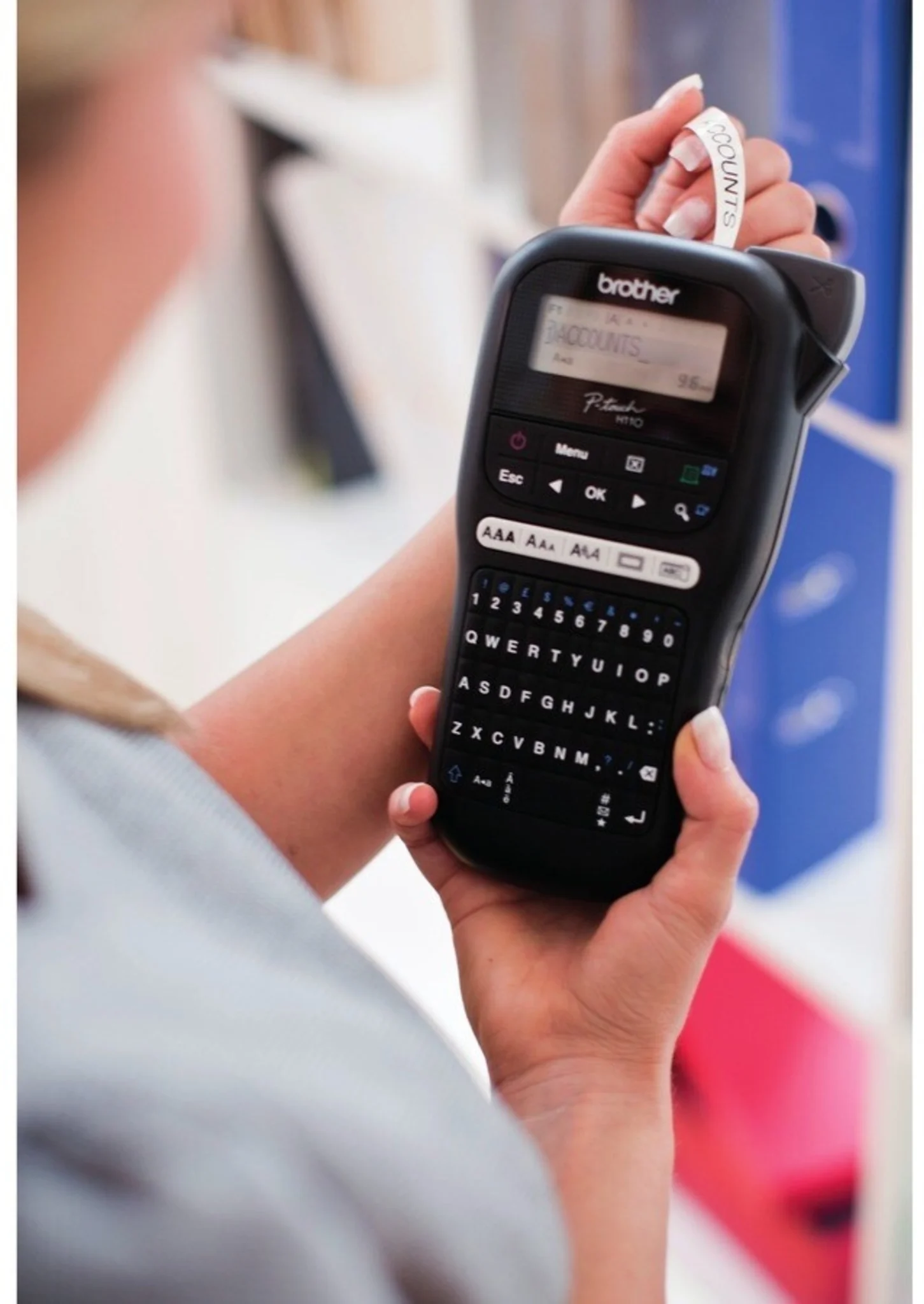 Imagen 1 de Rotuladora Portátil Brother PTH110BK P-Touch 20mm/s Teclado QUERTY LCD Negro 