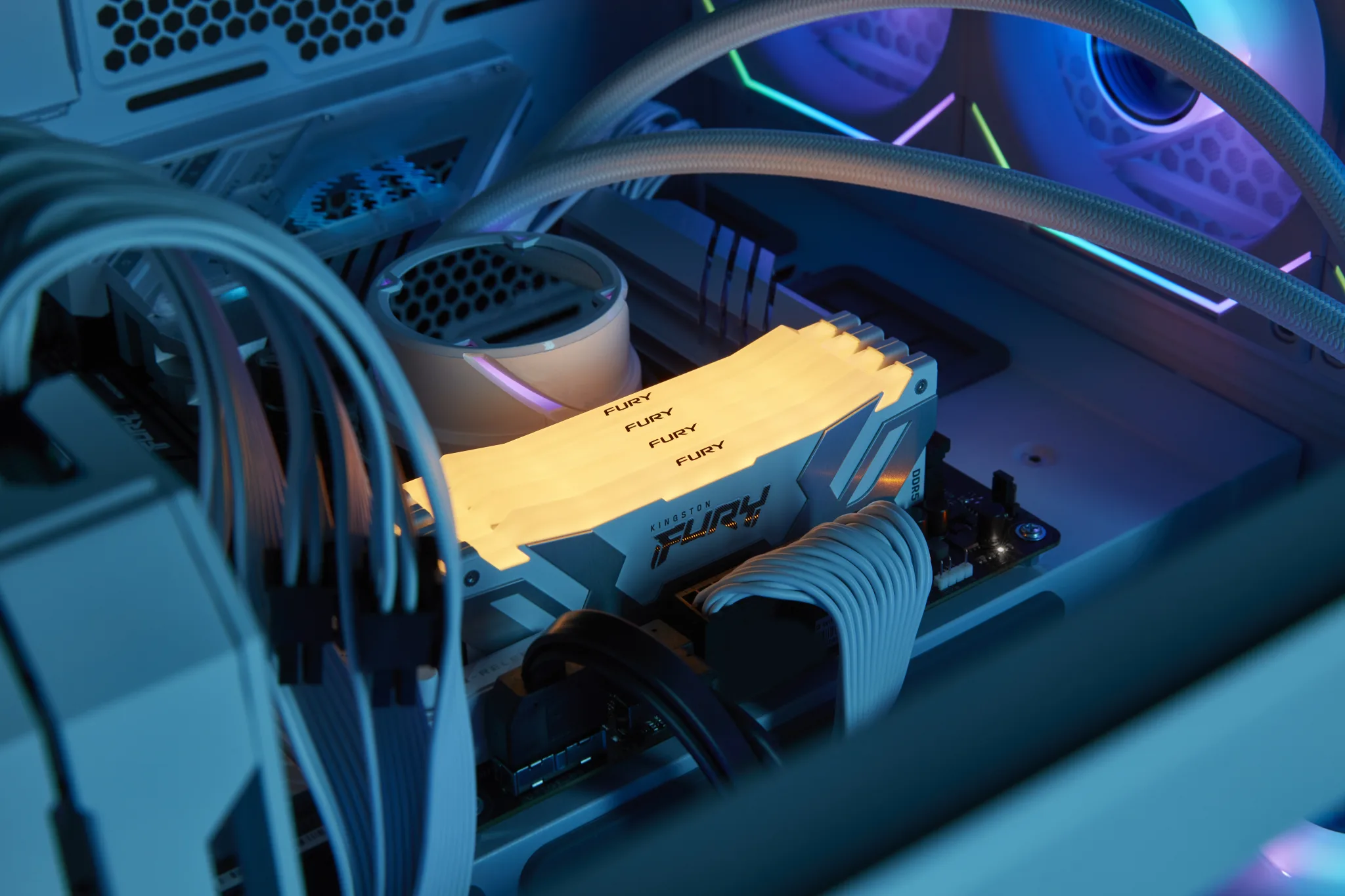 Imagen 7 de Memoria RAM 32GB (2*16GB) DDR5 6400MHz DIMM CL32 Non-ECC 1.4V 288p Fury Reneg 