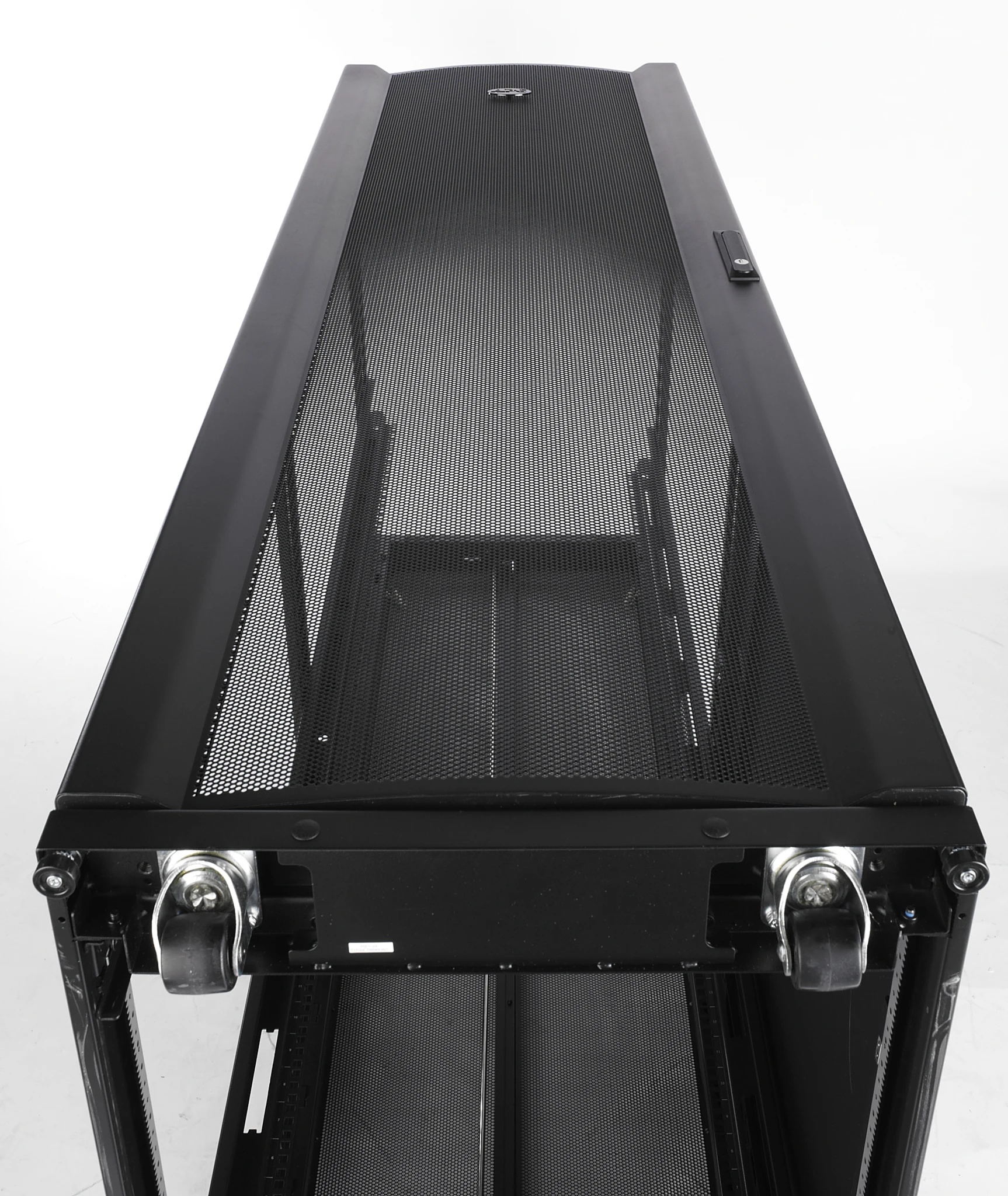 Imagen 25 de Rack de Servidor APC AR3100 NetShelter SX 42U 600mm x 1070mm c/Laterales Negro