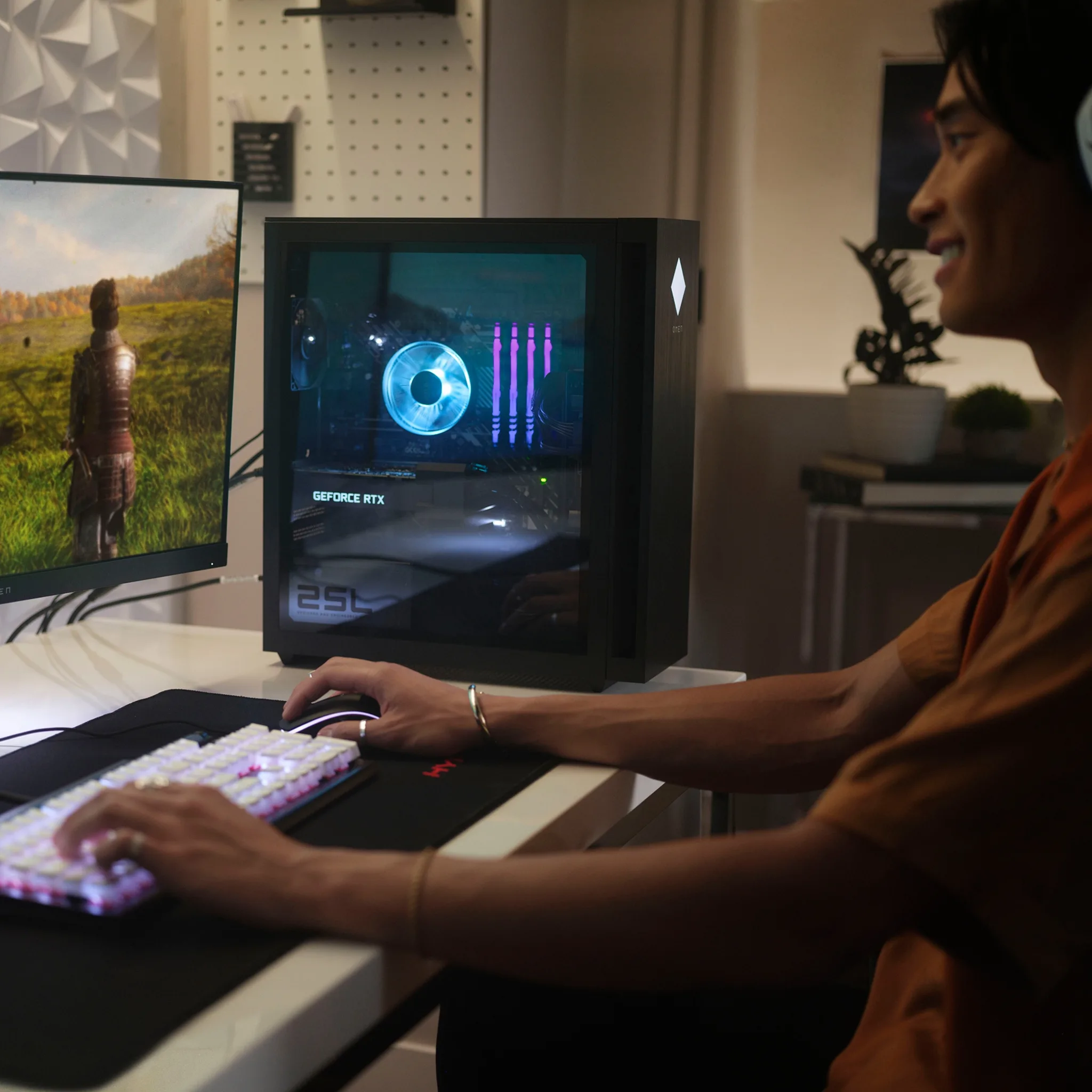 Imagen 2 de Computador Gamer HP OMEN GT15-2002LA I7-14700F 32GB 1TB+2TB RTX4070 16GB W11H 