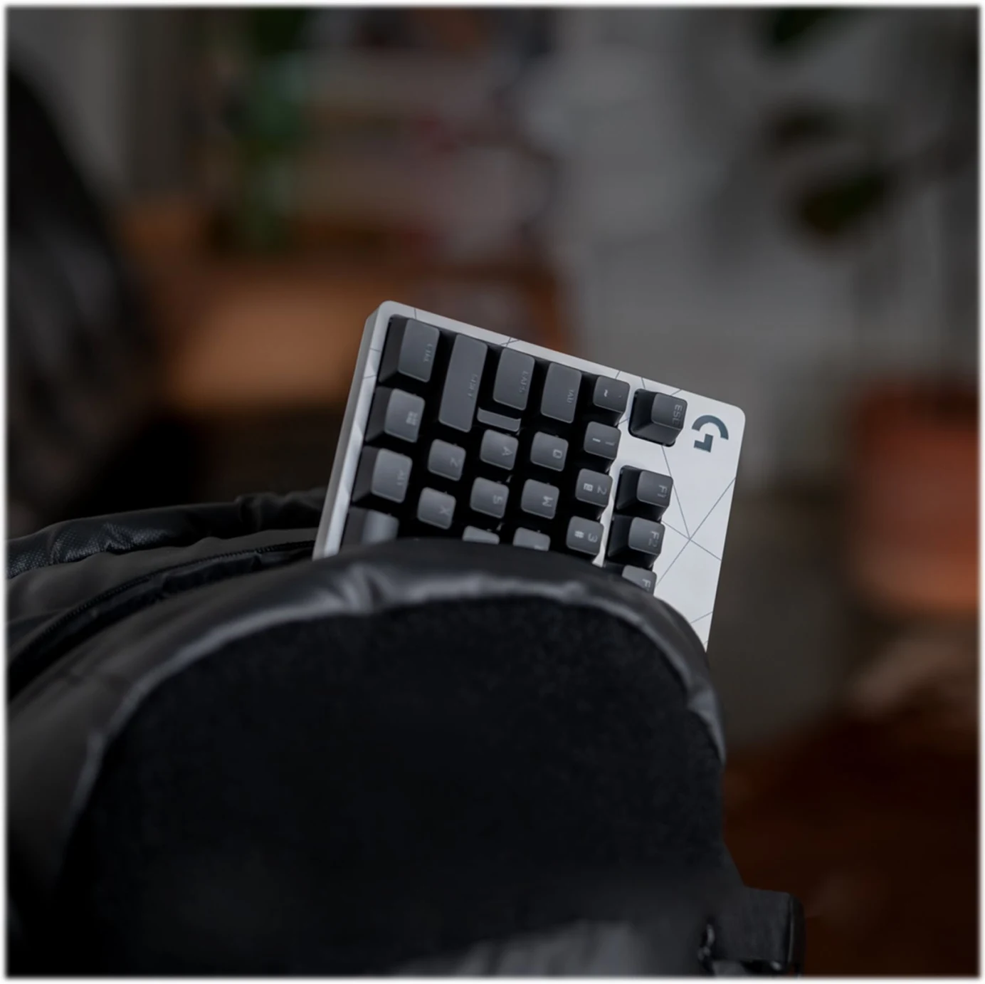 Imagen 0 de Logitech Keyboard Gaming Pro LOL Dewey KDA Negro/Blanco