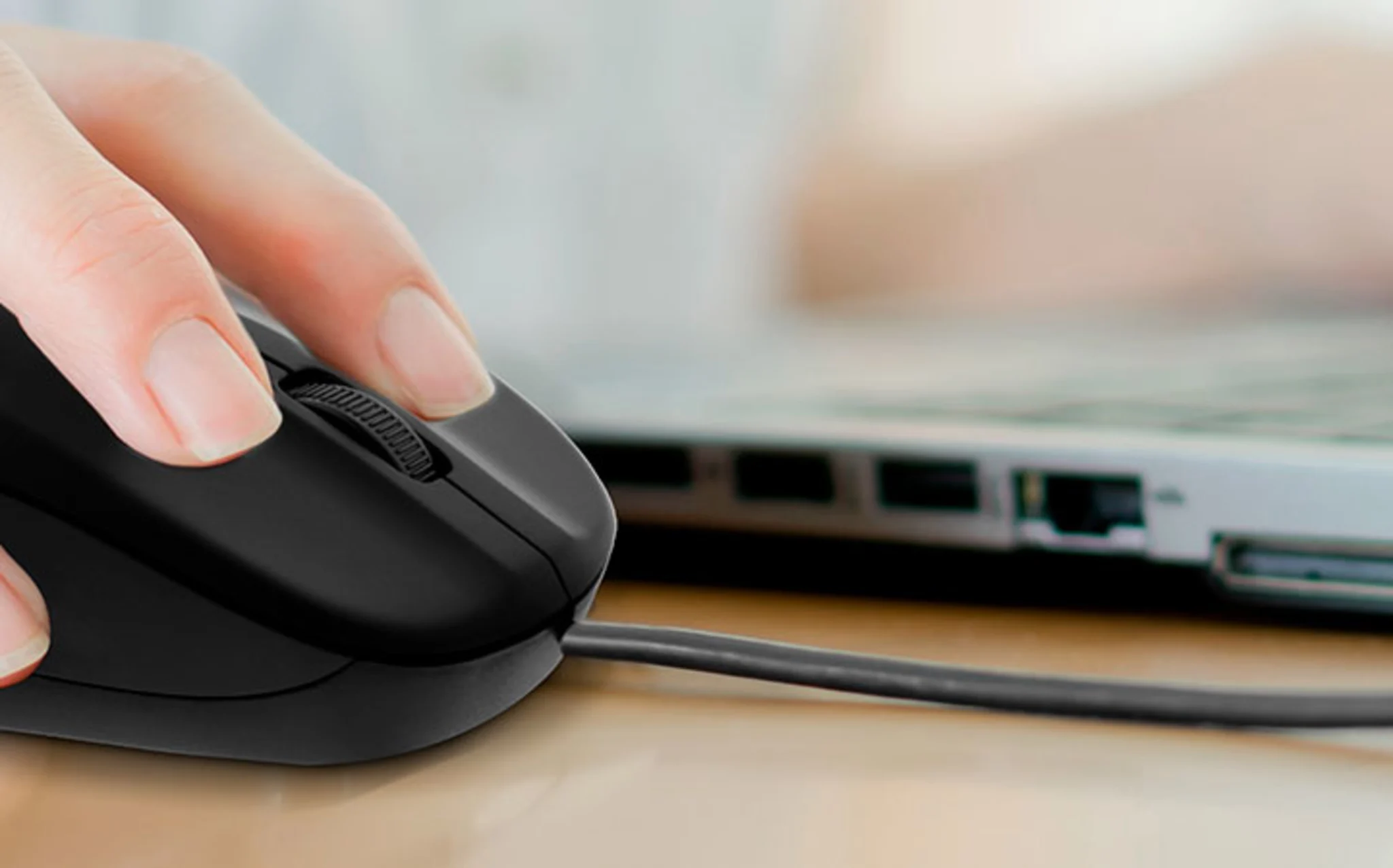 Imagen 3 de Mouse Alámbrico XTech XTM-205 USB Óptico 1000DPI 1.35mt 3D de 3 Botones Negro