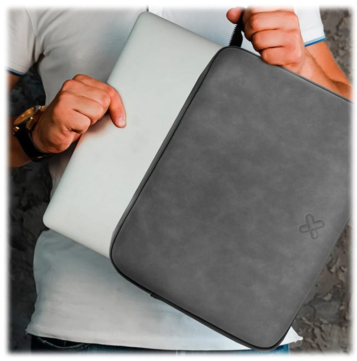 Imagen 29 de Funda KlipX KNS-220GR para Notebook hasta 15.6" Acolcha. Poliéster Gris