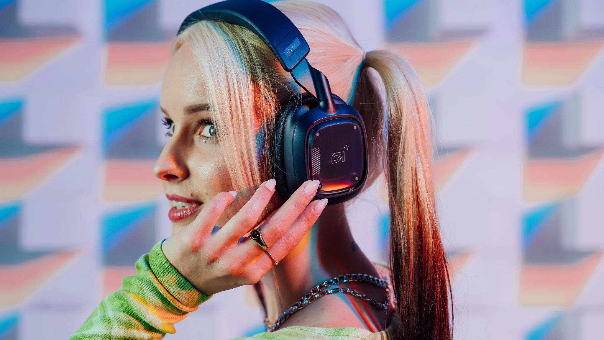 Imagen 15 de Audífonos Gamer inalámbrico Logitech A30 X-Box, Over-Ear 2.4GHz BT Blanco