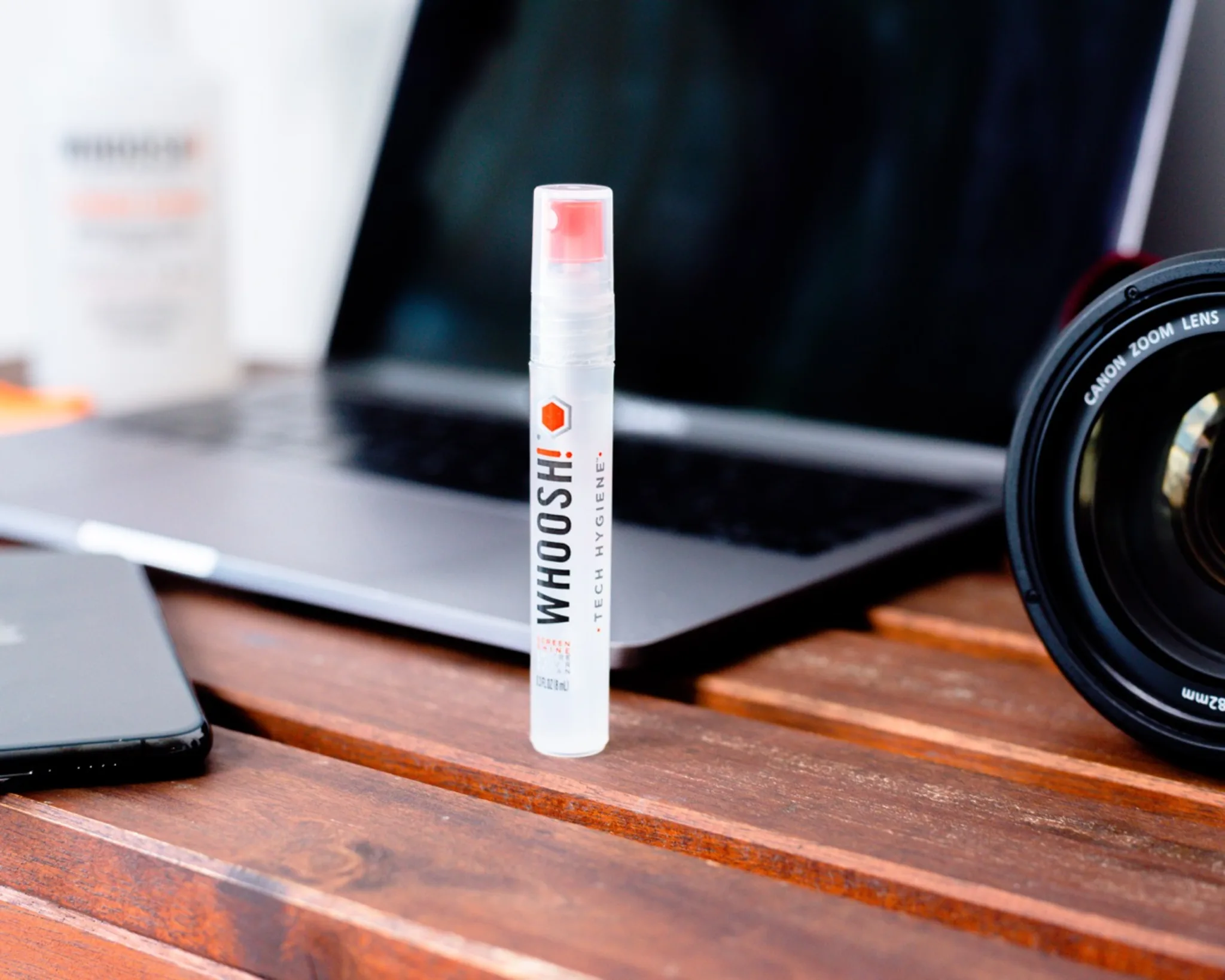 Imagen 3 de Limpiador para pantallas Whoosh Pocket 1FG08ENSP 8ML 