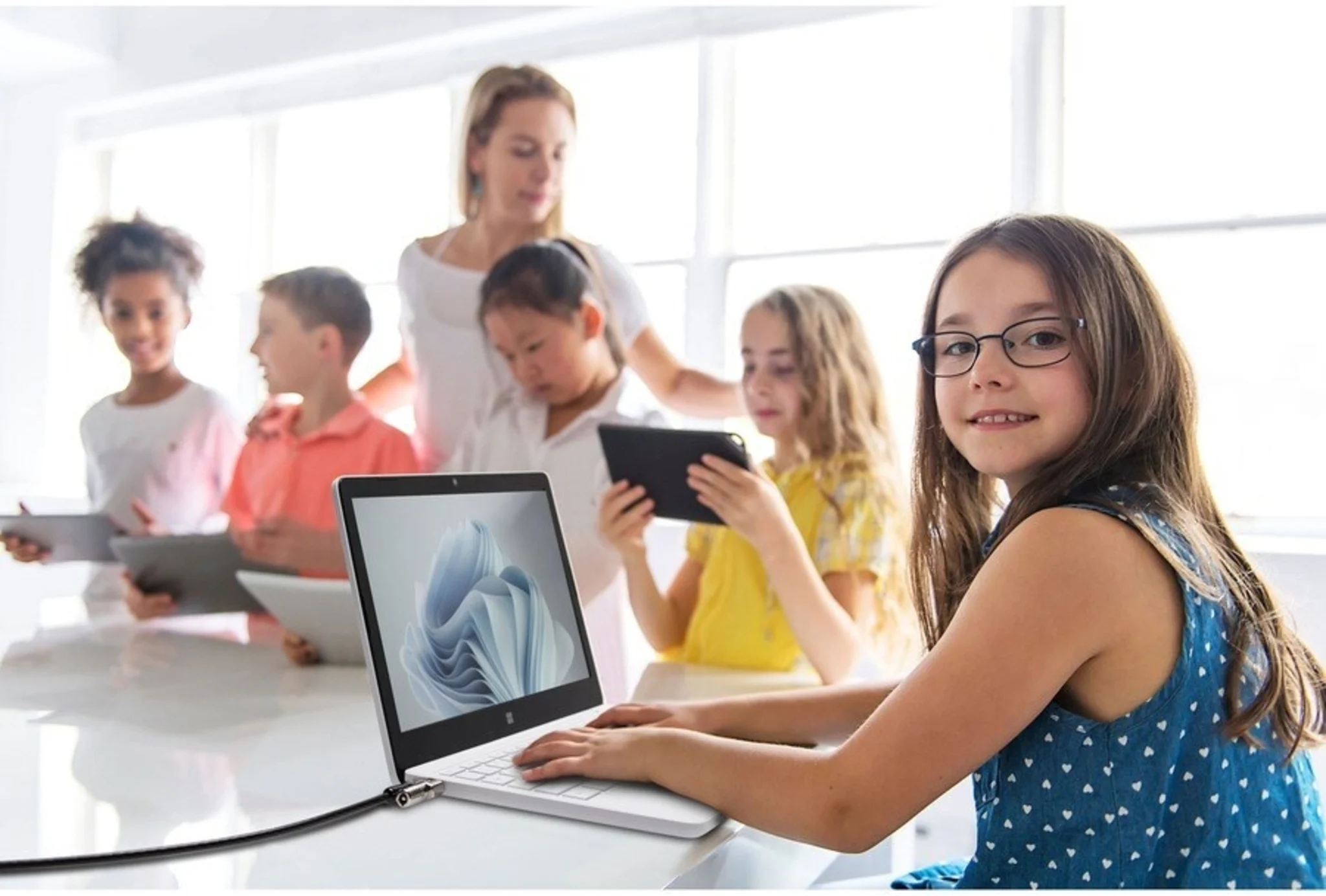 Imagen 13 de Cable de Seguridad Kensington NanoSaver K64444WW Candado 2 Llaves Acero inox Neg (Sin Caja)