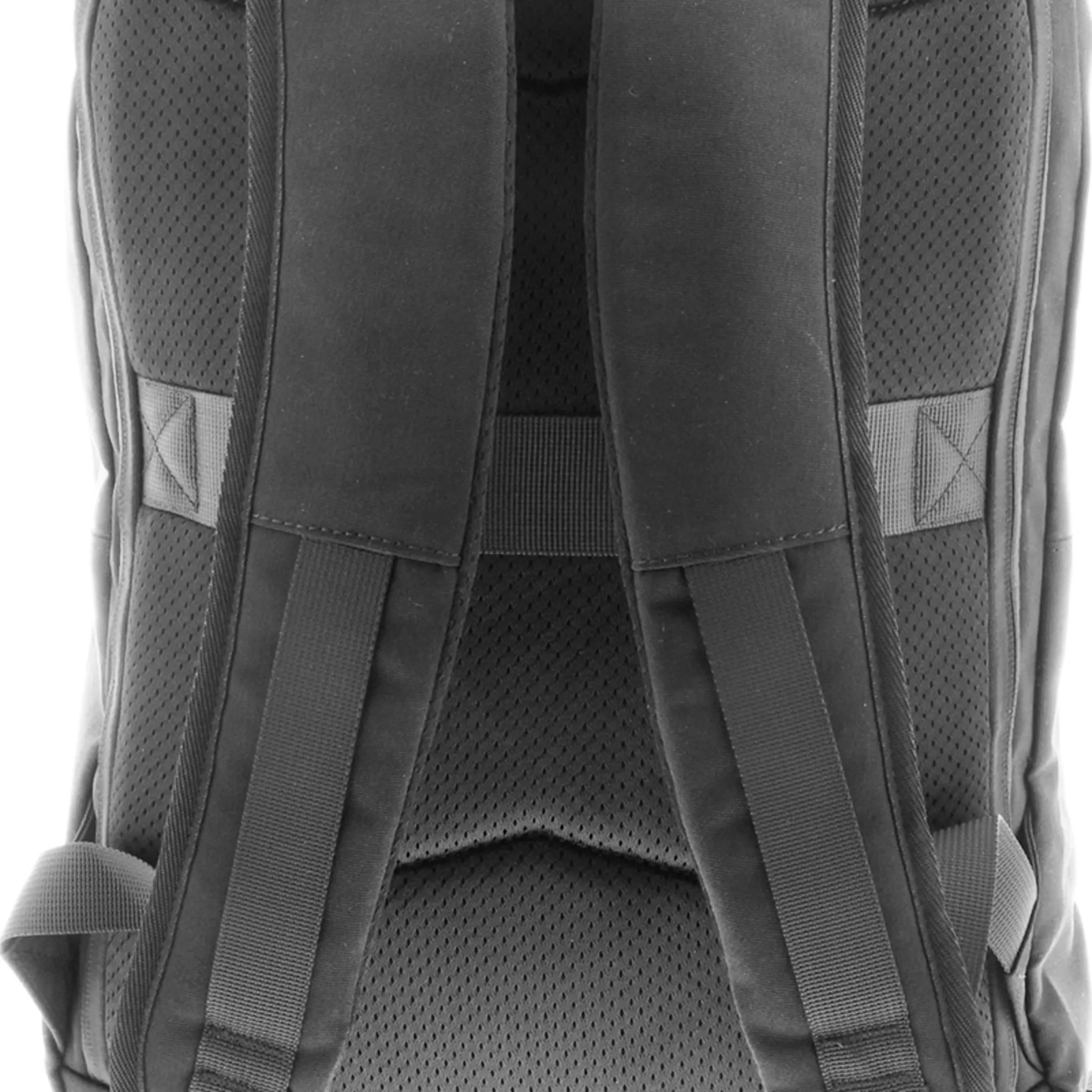Imagen 2 de Mochila Notebook KlipX KNB-583  Pioneer para laptop 16" 18Kg Color Negro