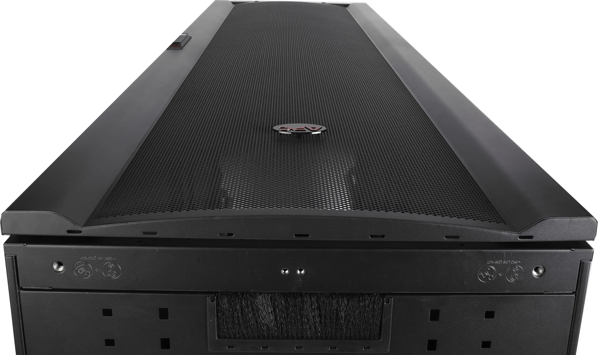 Imagen 28 de Rack de Servidor APC AR3100 NetShelter SX 42U 600mm x 1070mm c/Laterales Negro