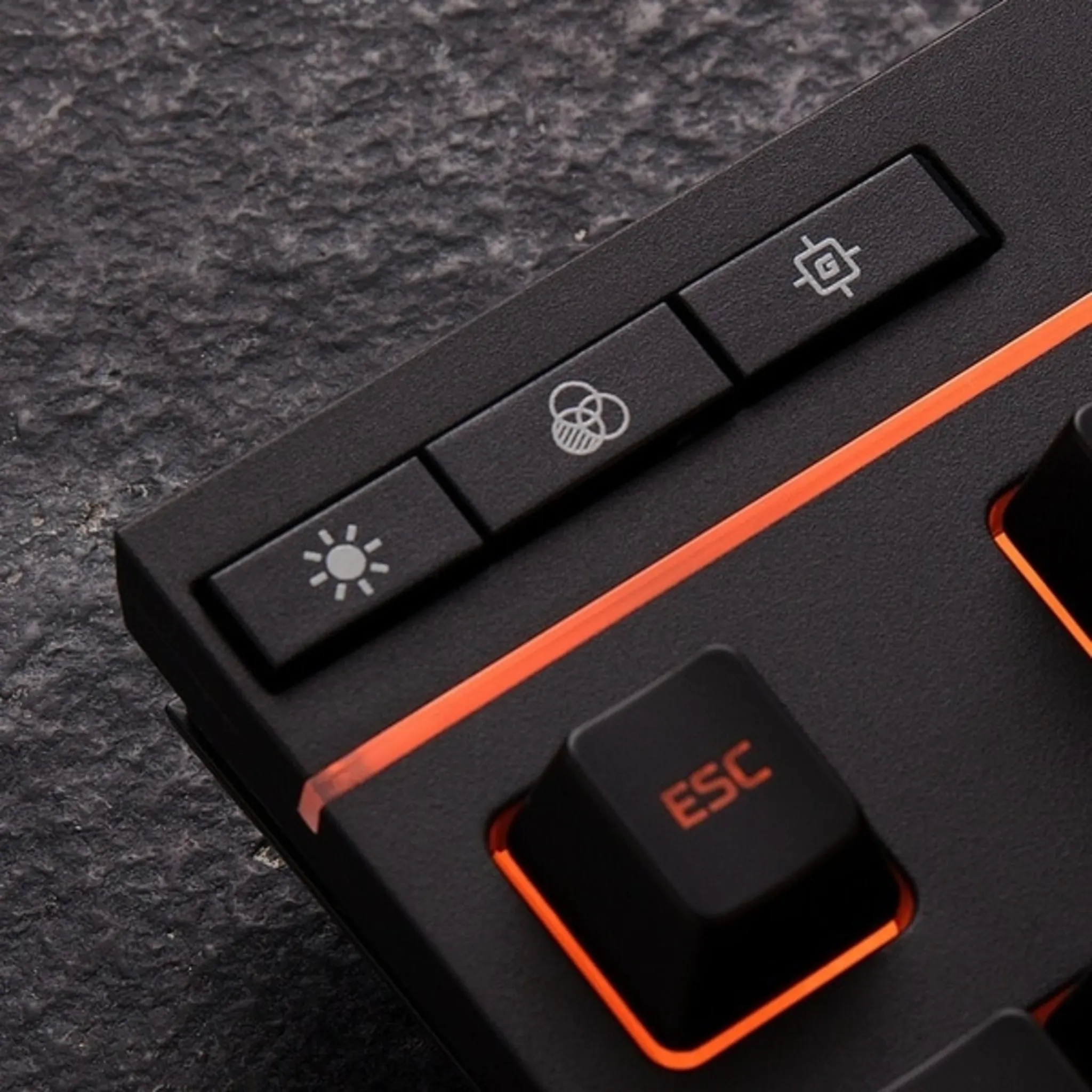 Imagen 2 de Teclado Gamer Alámbrico HyperX Alloy Core RGB 6 modos LED y 3 niveles de brillo