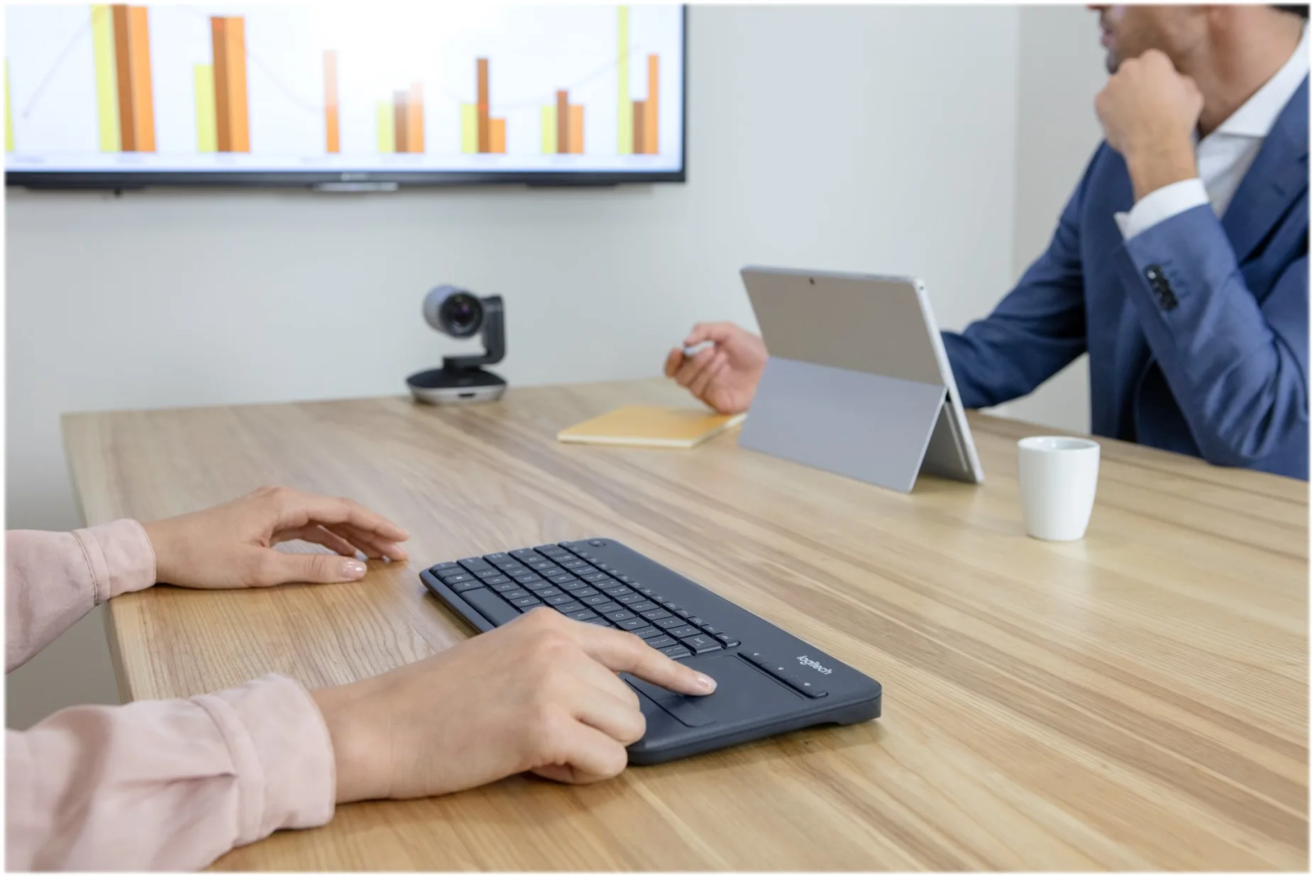 Imagen 8 de Teclado con TouchPad Inalámbrico Logitech K400 PLUS compatible PC SmartTV Negro