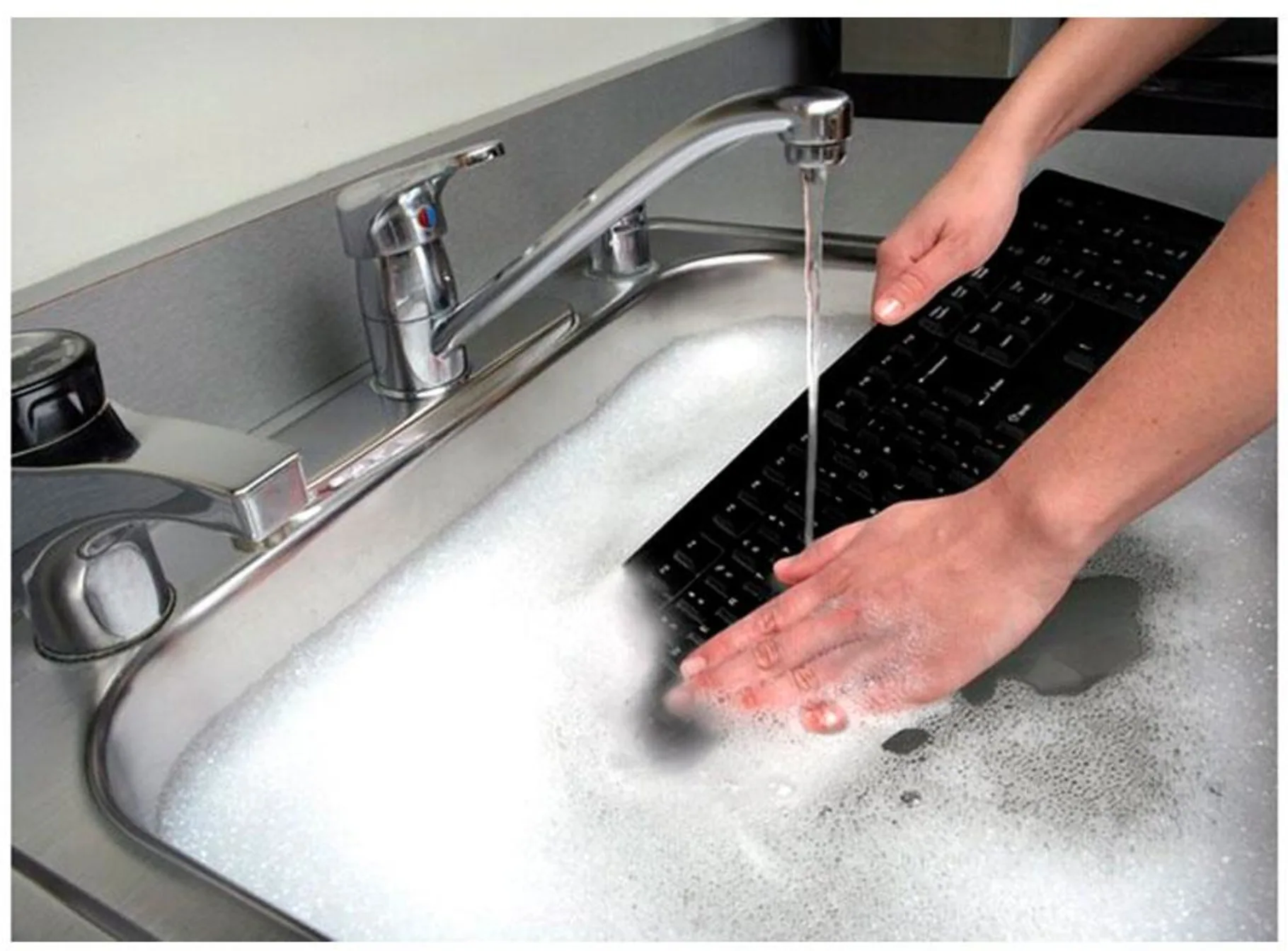 Imagen 4 de Teclado Alámbrico Kensington Pro Fit Lavable Interfaz USB Color Negro 