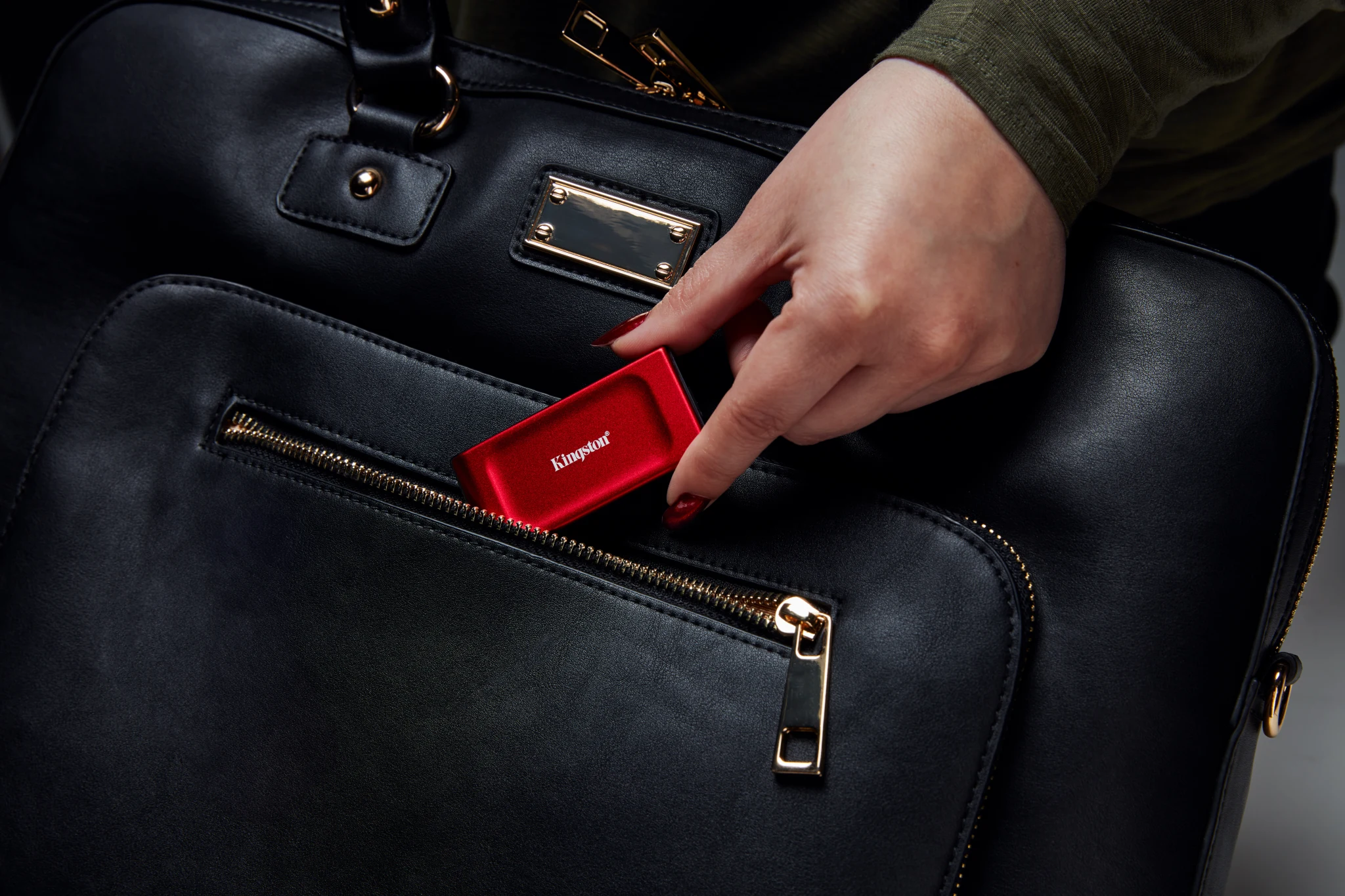 Imagen 9 de Unidad SSD Externo Kingston XS1000R 1TB USB-C 3.2 Gen2 Lec1050 MBs Esc1000 MBs