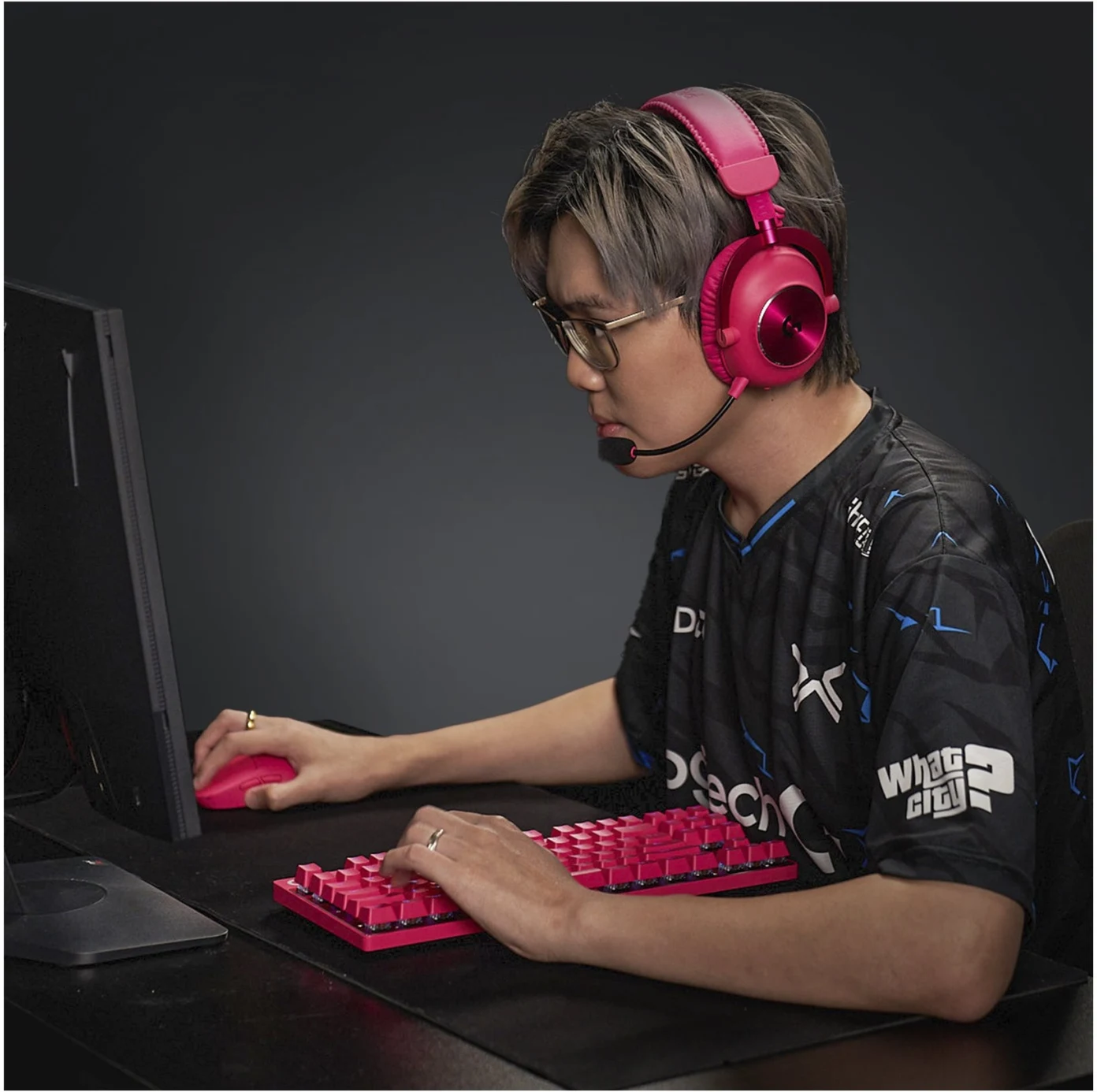 Imagen 6 de Logitech G PRO X TKL LIGHTSPEED Wireless Gaming Keyboard, Tactile Switches (GX Brown), Magenta - Teclado - sin teclado numérico - retroiluminación - Bluetooth, LIGHTSPEED - QWERTY - EE. UU. - interruptor: GX Brown Tactile - magenta