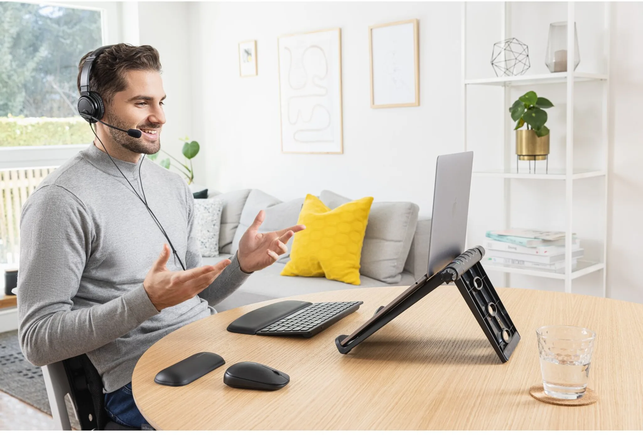 Imagen 4 de Base para Notebook Kensington K52805WW Easy Riser EQ SmartFit, Hasta 17" Negro