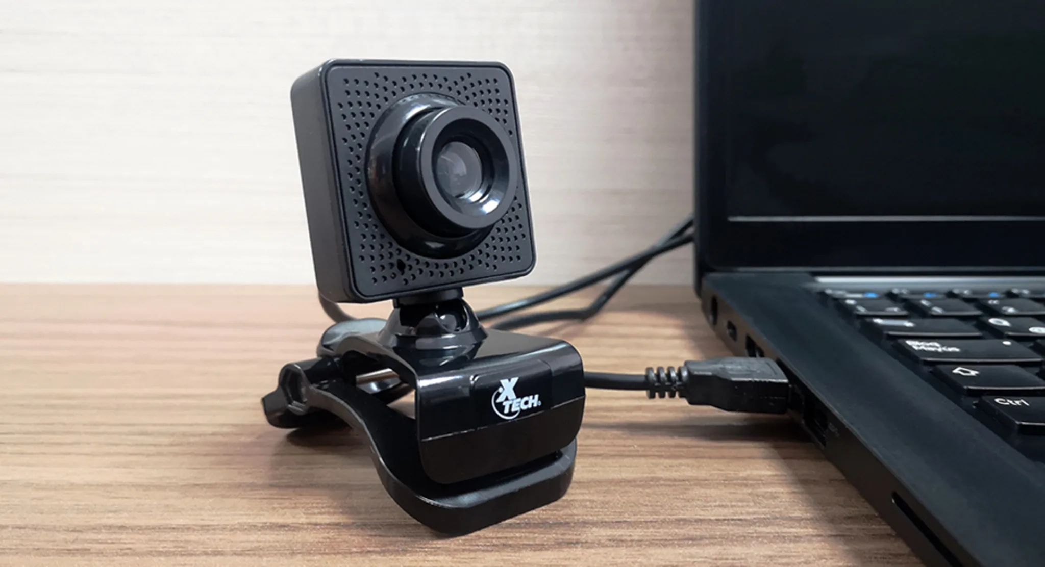 Imagen 1 de Cámara Web Xtech XTW-480 Gaze HD con Micrófono 640x480P Wired USB Negro