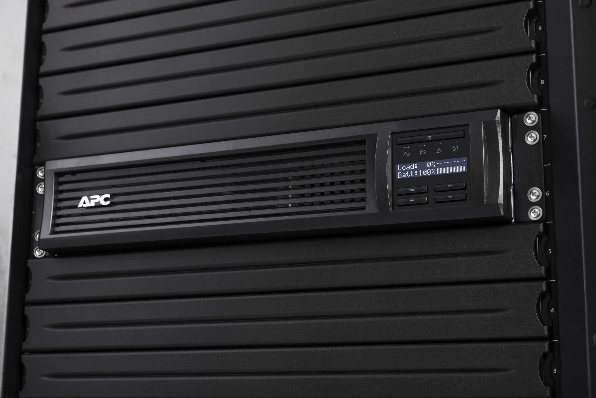 Imagen 9 de UPS APC SAI Smart-UPS de 1000 VA, LCD, RM 2U, 230 V con SmartConnect