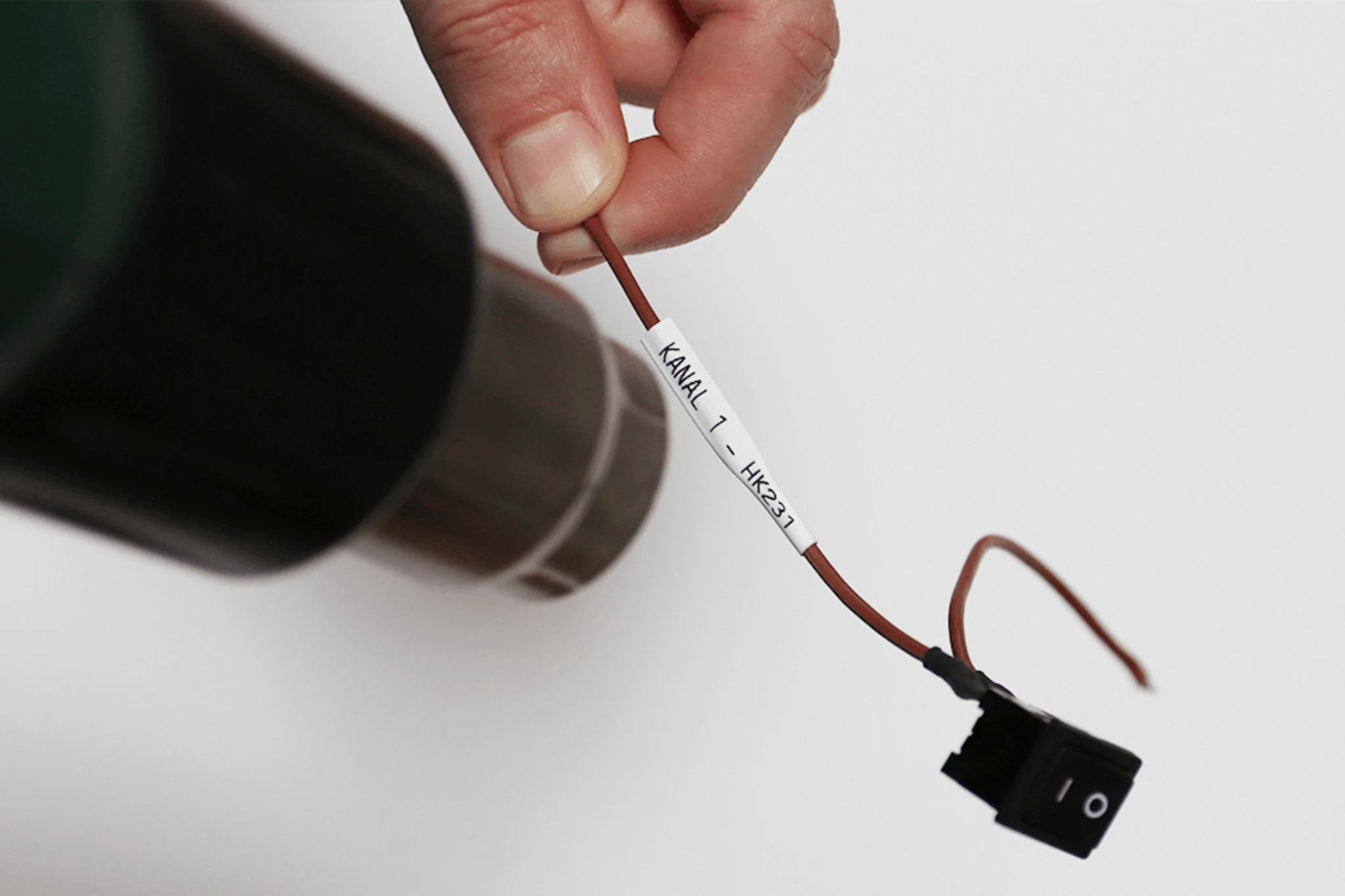 Imagen 1 de Cinta Tubo Termorretráctil para cables Brother HSE251E 21.0mm Negro Sobre Blanco